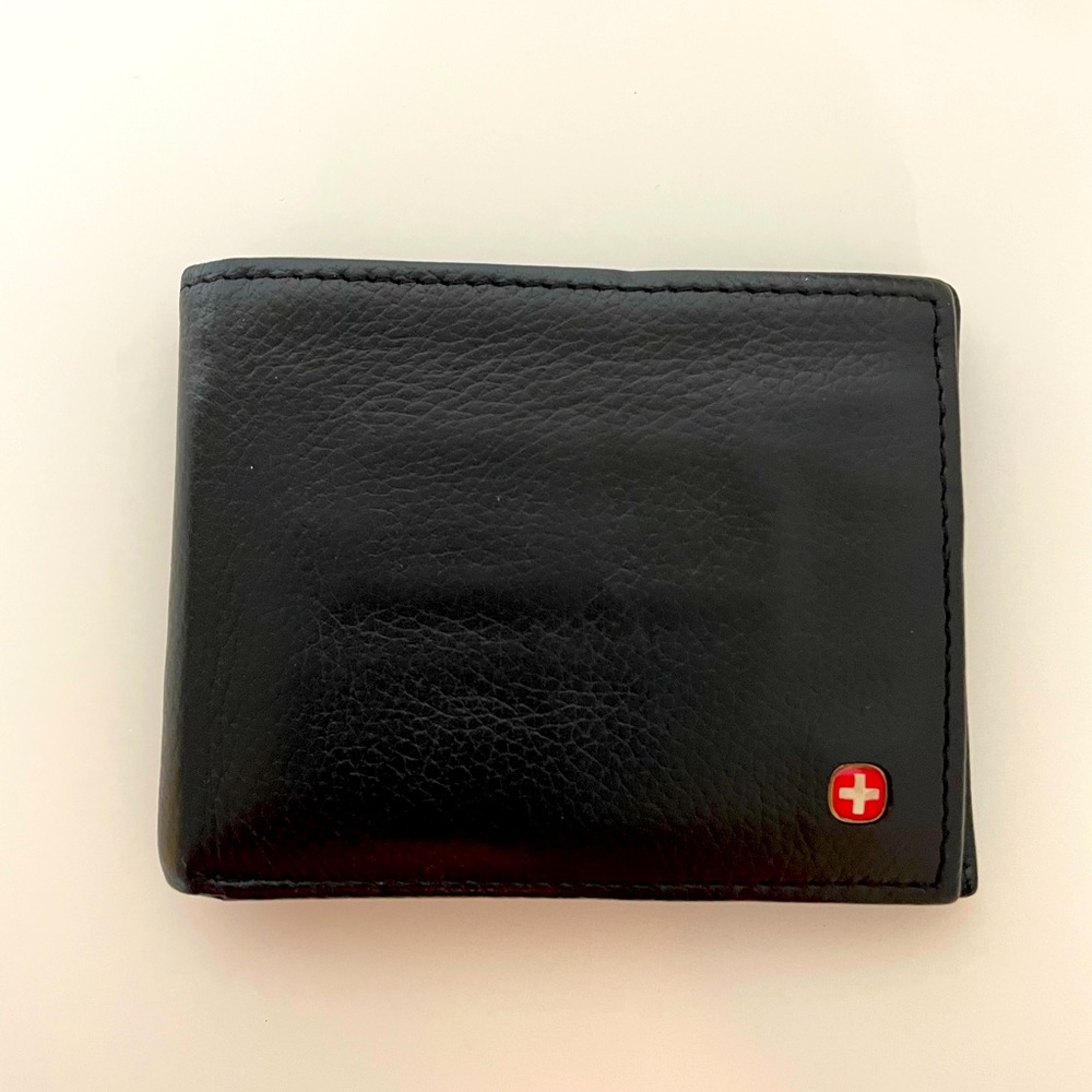 SwissGear Genuine Leather Men’s Wallet